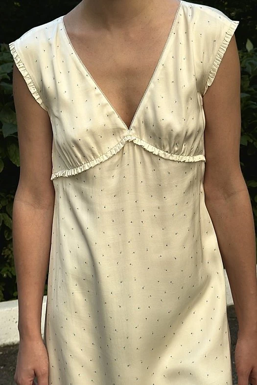 Платье миди в бельевом стиле с шелком (Вискоза с шелком принт цветы арт.1902 Молочный 50% вискоза, 30% модал, 15% ацетат, 5% шелк; Размер: S)