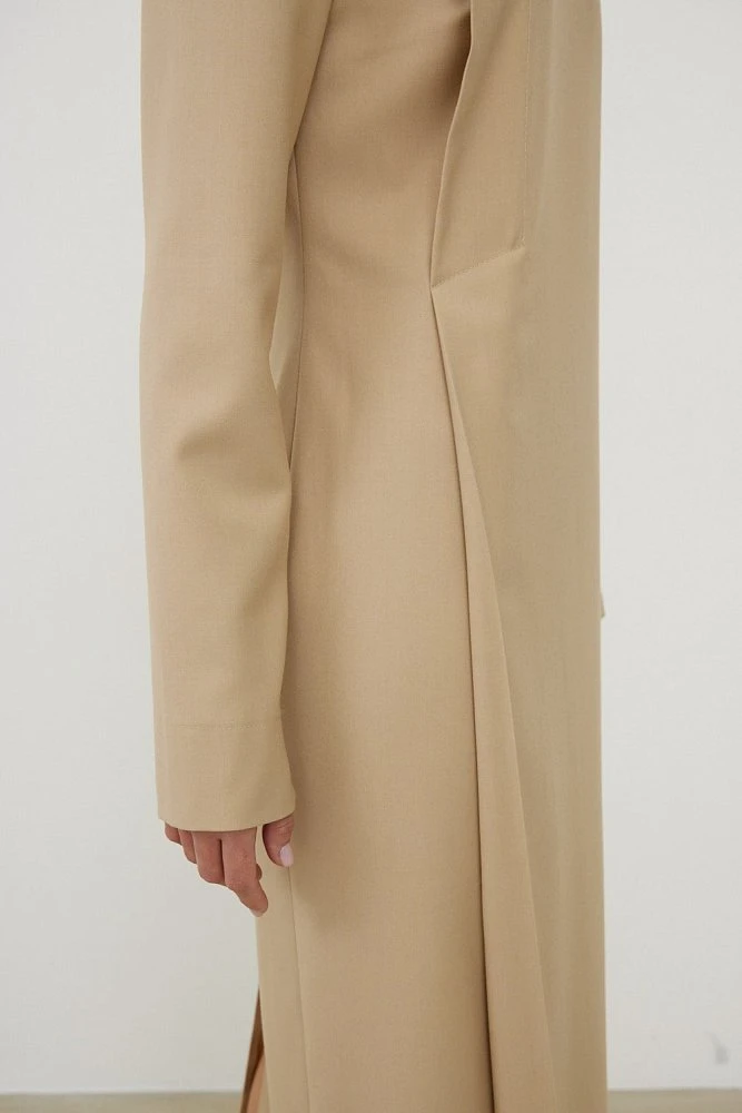 Платье-футляр со складкой