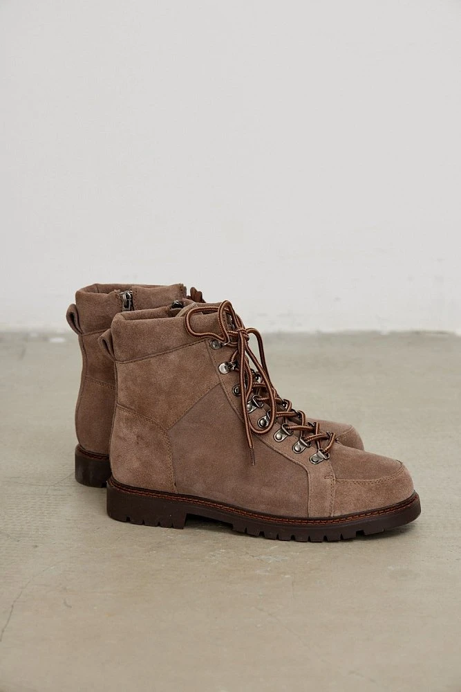 Ботинки зимние на шнуровке