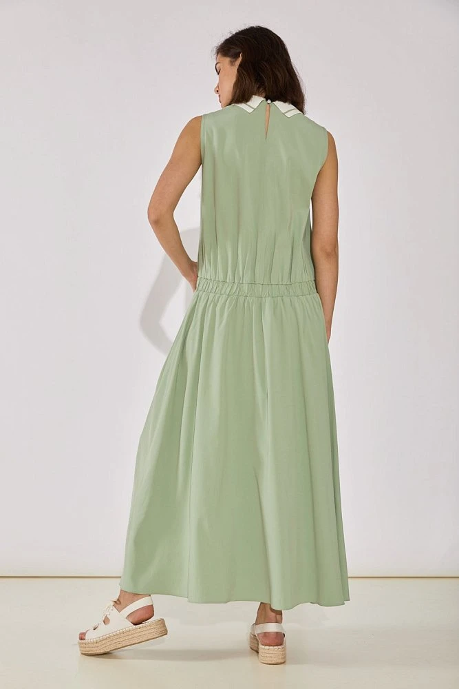 Платье с трикотажным воротником