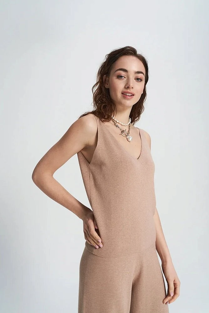 Топ вязаный