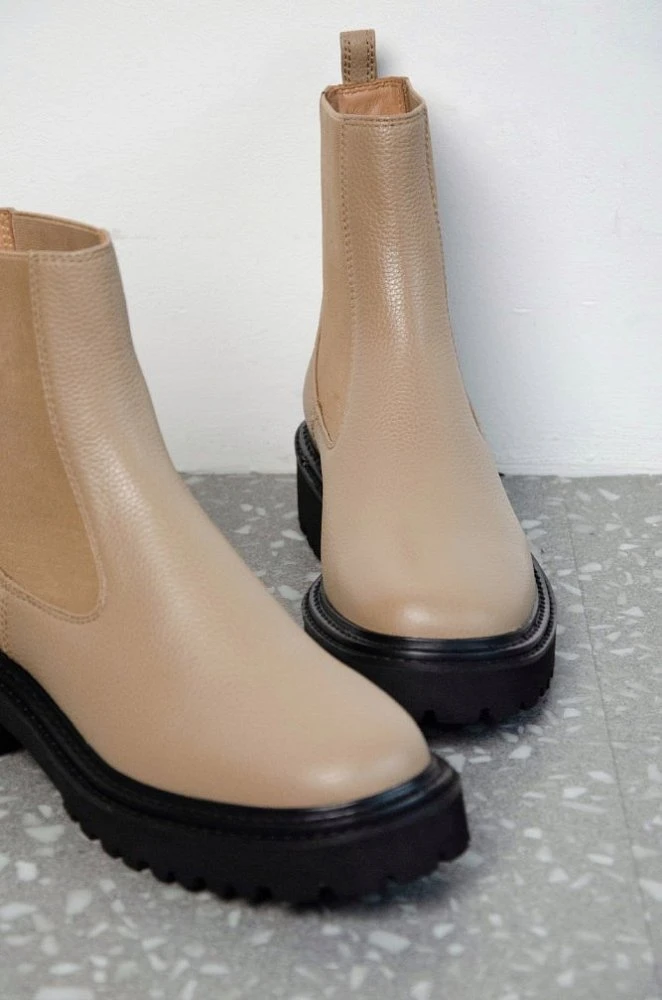 Челси на массивной подошве