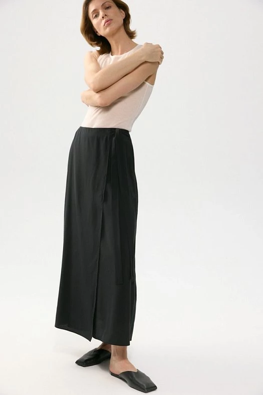 Юбка на запахе с эффектом мокрого шелка (92% вискоза, 8% п/э Черный; Размер: S)