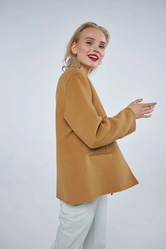 Пальто-жакет с шарфом