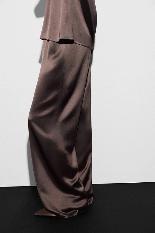 Брюки широкие из атласной ткани (Вискоза атласная арт.1973 Шоколадный 72% вискоза, 28% п/э; Размер: M)