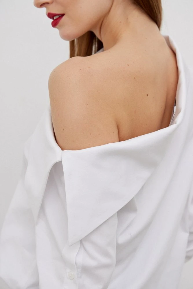 Рубашка с открытым плечом