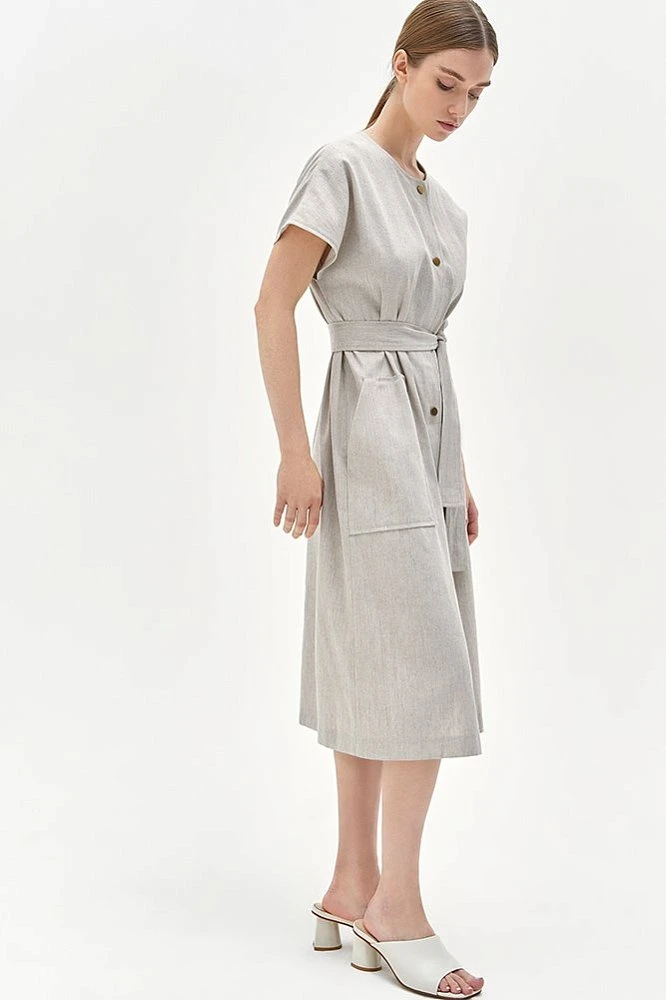 Платье на кнопках с поясом