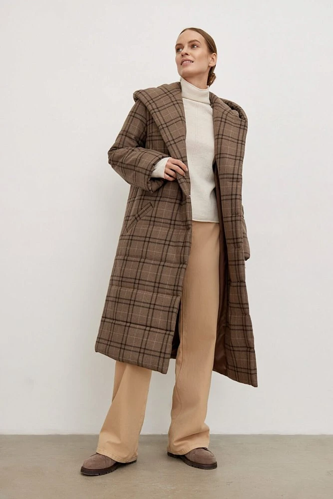 Пуховик удлиненный с капюшоном