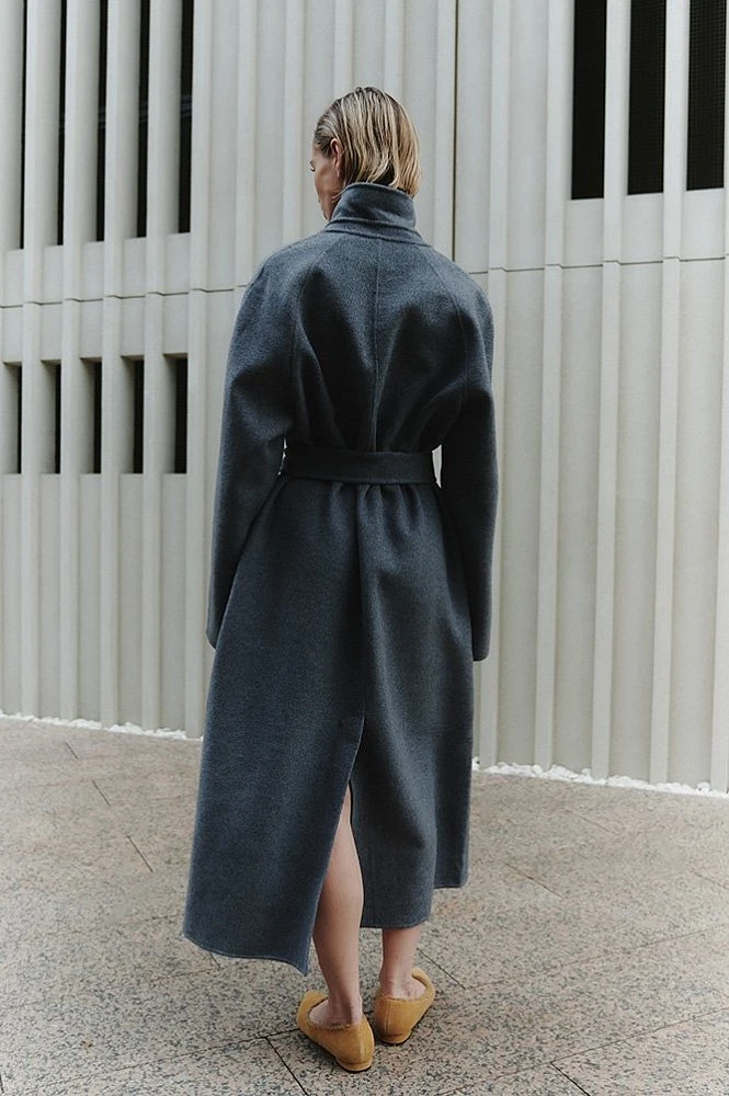 Пальто на запах из шерсти