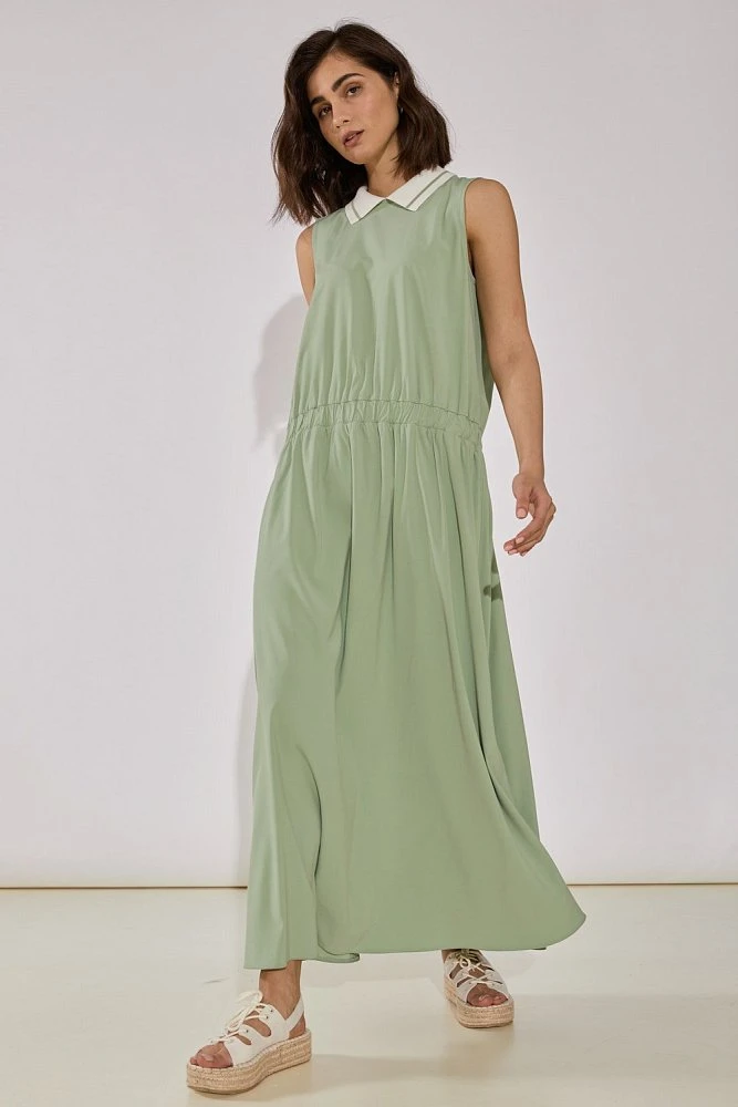 Платье с трикотажным воротником