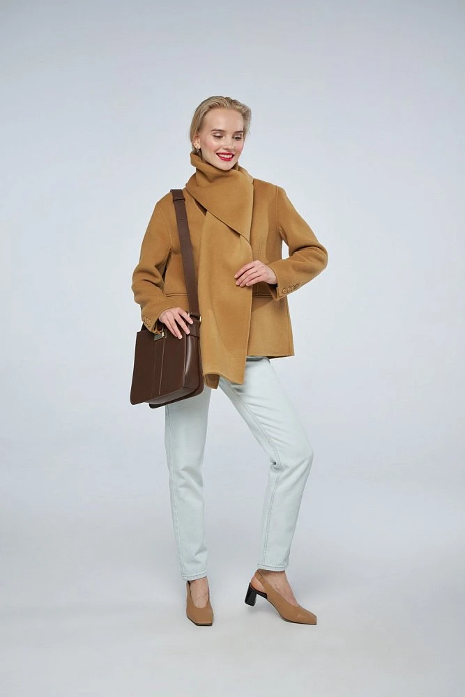 Пальто-жакет с шарфом