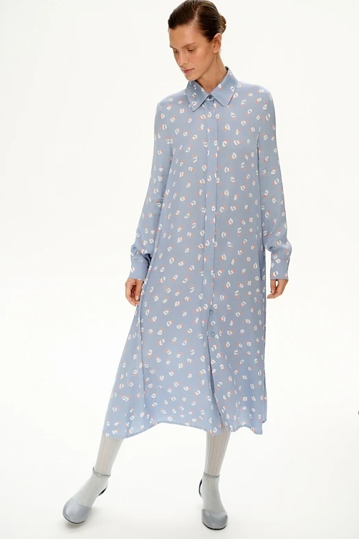 Платье-рубашка миди с поясом (Вискоза струящаяся принт абстракция арт.1626 Голубой/белый/оранжевый 100% вискоза; Размер: M)