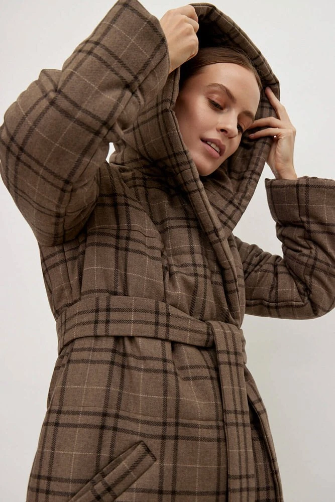 Пуховик удлиненный с капюшоном