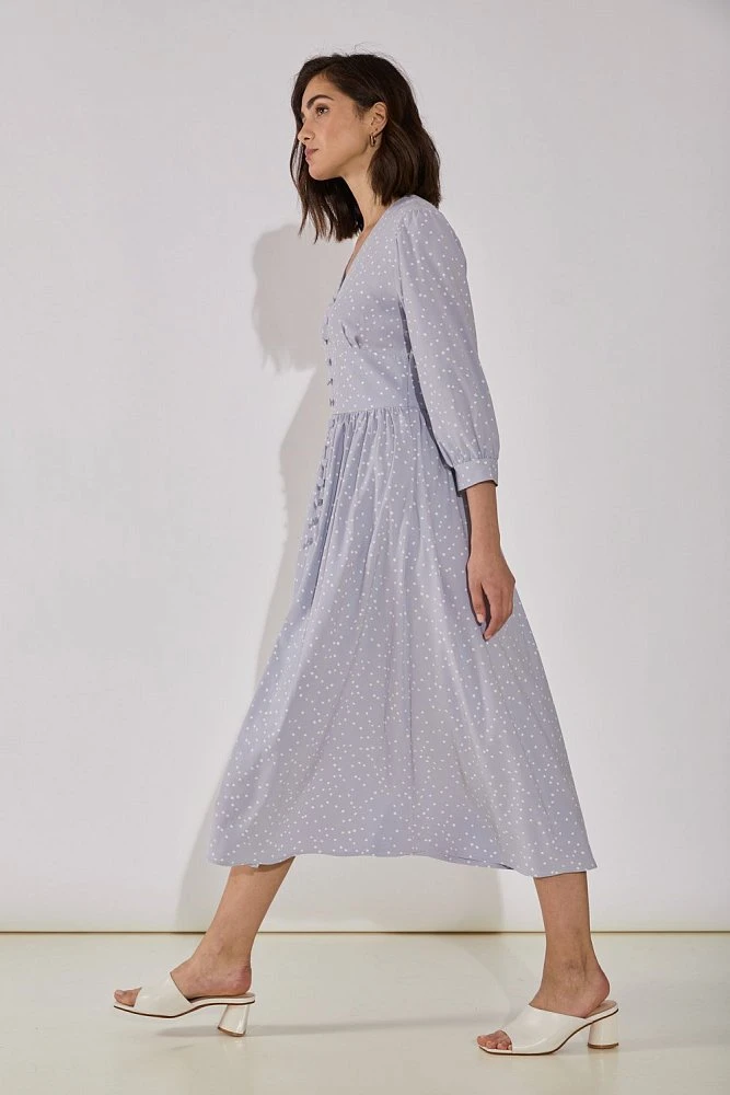 Платье с пуговицами в горох