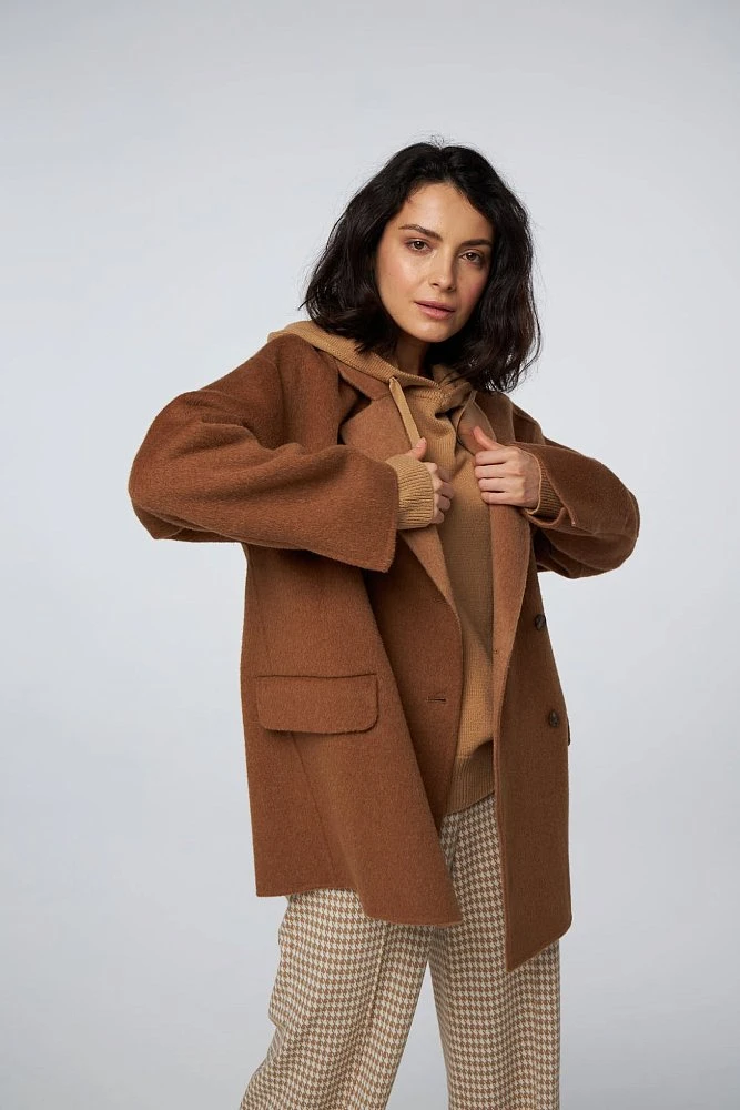 Пальто облегченное укороченное