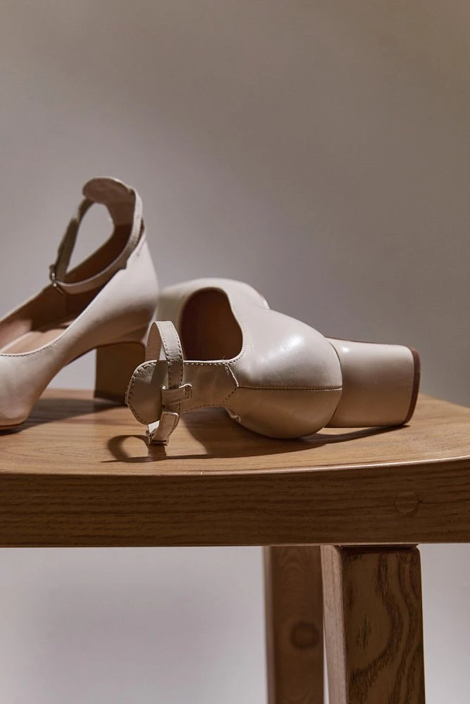 Туфли с ремешками