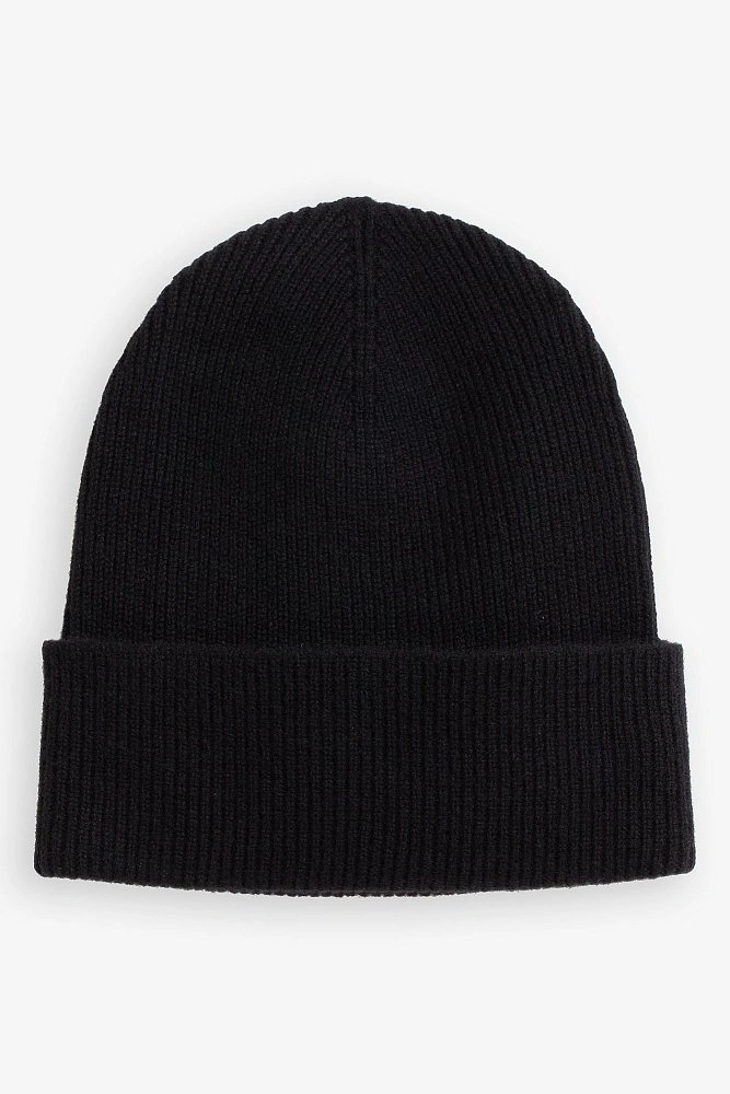 Шапка объемная с отворотами