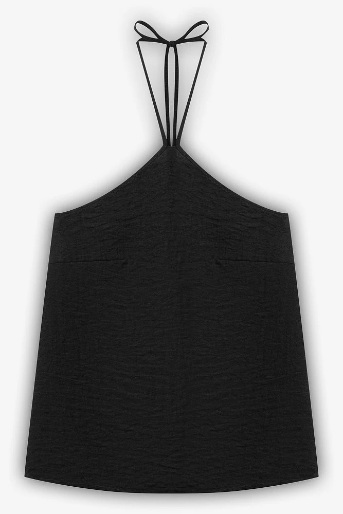 Топ-халтер из жатой ткани со льном