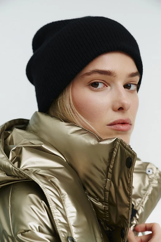 Шапка объемная с отворотами (90% шерсть, 10% кашемир Черный; Размер: One size)