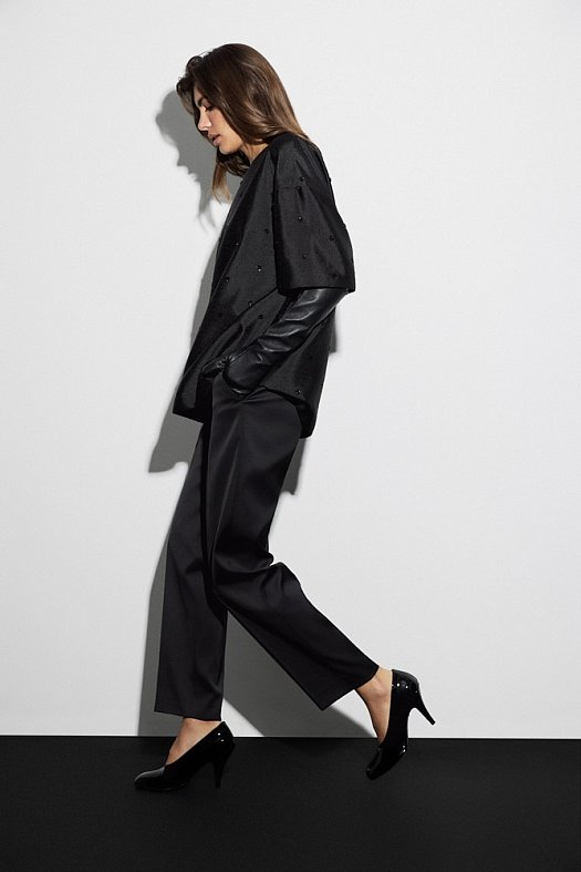 Брюки зауженные из костюмного атласа (Вискоза сатин арт.1970 Черный 17% вискоза, 80% п/э, 3% эластан; Размер: L)