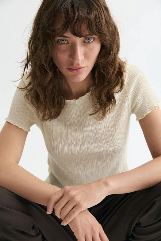 Футболка из фактурной ткани (Трикотаж фактурный арт.1935 Светло-желтый 60% лиоцел, 35% п/э, 5% эластан; Размер: M)