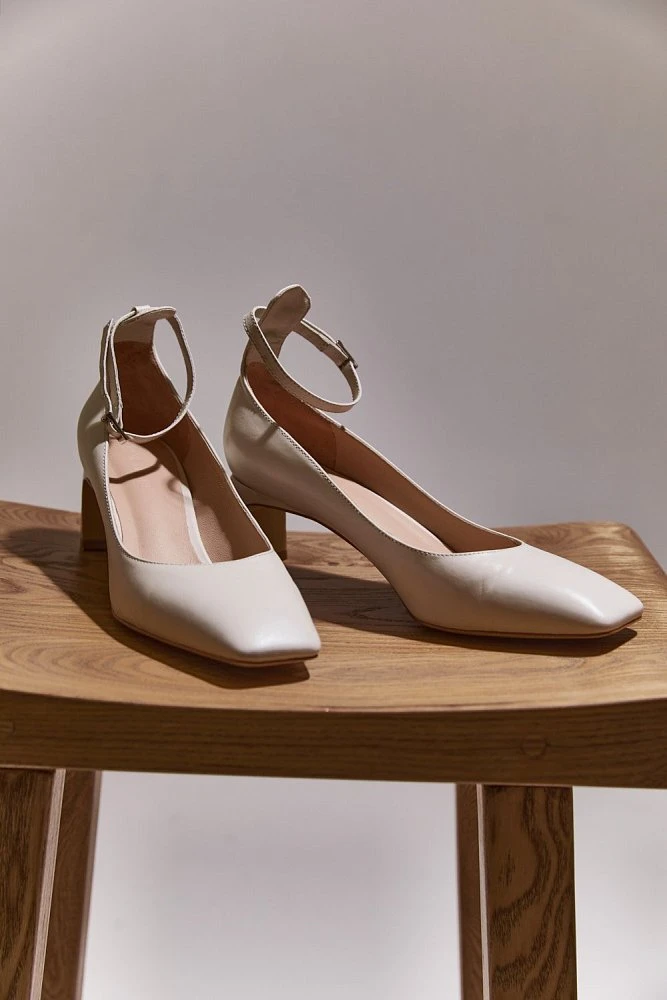 Туфли с ремешками