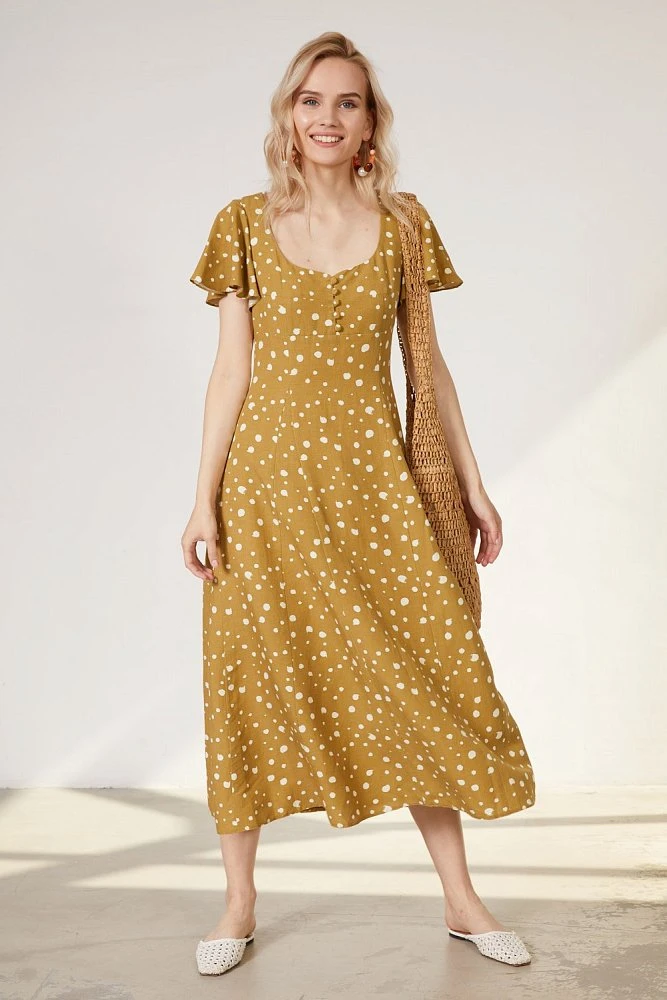 Платье с рукавом крылышко