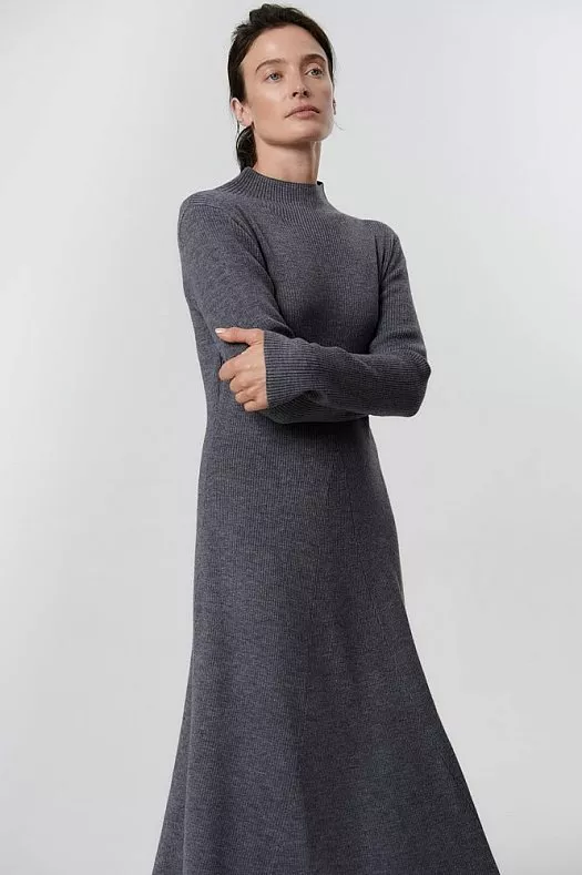 Платье миди вязанное с шерстью (50% шерсть, 50% акрил Серый; Размер: XS-S)