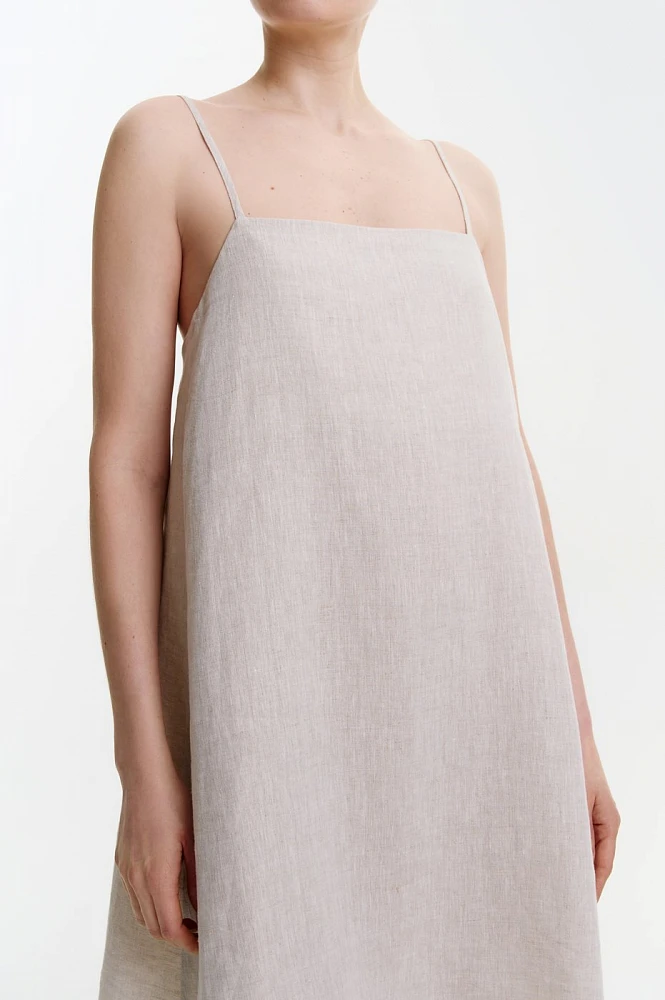 Платье мини на тонких бретелях изо льна