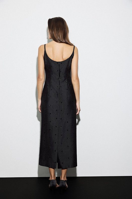 Платье миди приталенное с вышивкой бисером (Вискоза шиммер вышивка цветы арт.1977 Черный 66% вискоза, 34% п/э; Размер: L) Платье миди приталенное с вышивкой бисером (Вискоза шиммер вышивка цветы арт.1977 Черный 66% вискоза, 34% п/э; Размер: L)