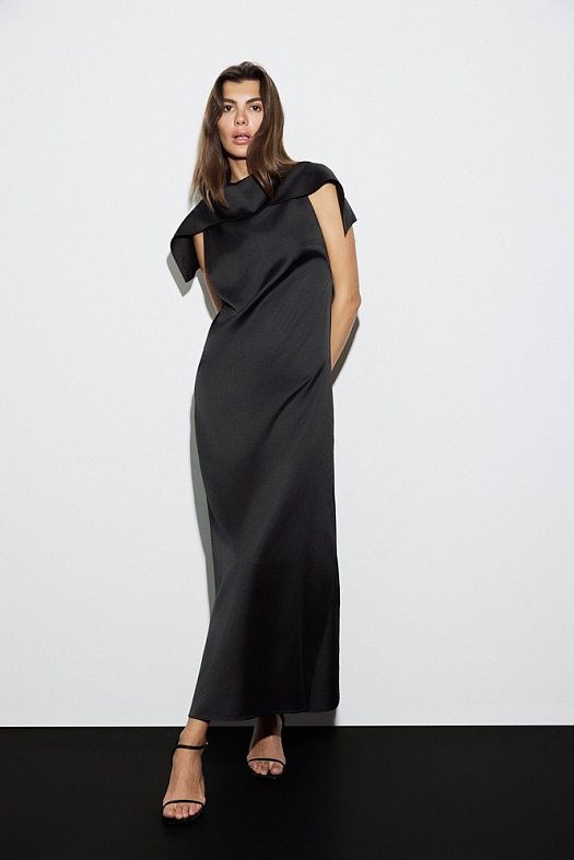 Платье миди с открытой спиной из атласной ткани (Вискоза атласная арт.1969 Черный 35% вискоза, 63% п/э, 2% эластан; Размер: L)