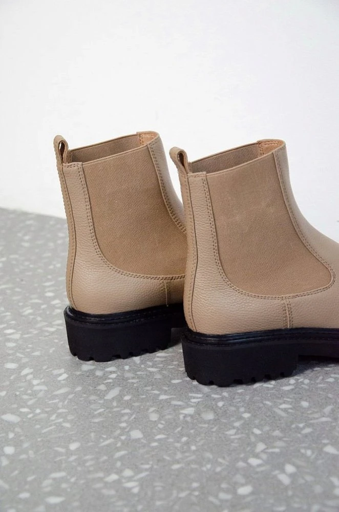 Челси на массивной подошве