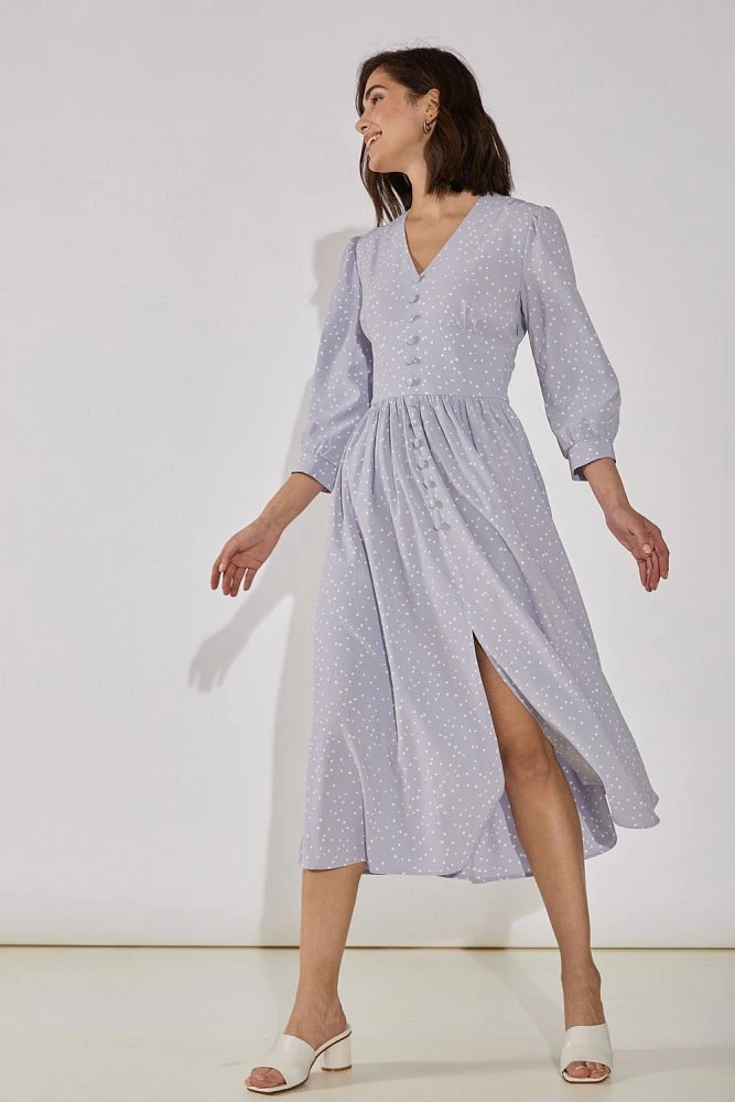 Платье с пуговицами в горох