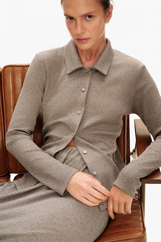 Рубашка из трикотажа (Трикотаж в рубчик арт.1759 Тауп меланж 65% вискоза, 35% п/э; Размер: M)