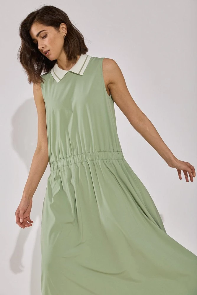 Платье с трикотажным воротником