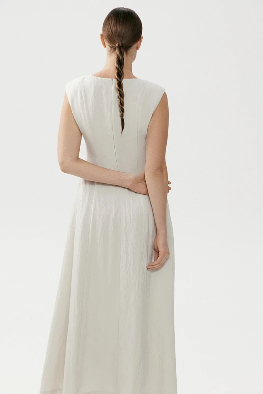 Платье макси приталенное из жатой ткани (Тенсел струящийся арт.1869 Жемчужно-серый 64% тенсел, 30% вискоза, 6% нейлон; Размер: M)