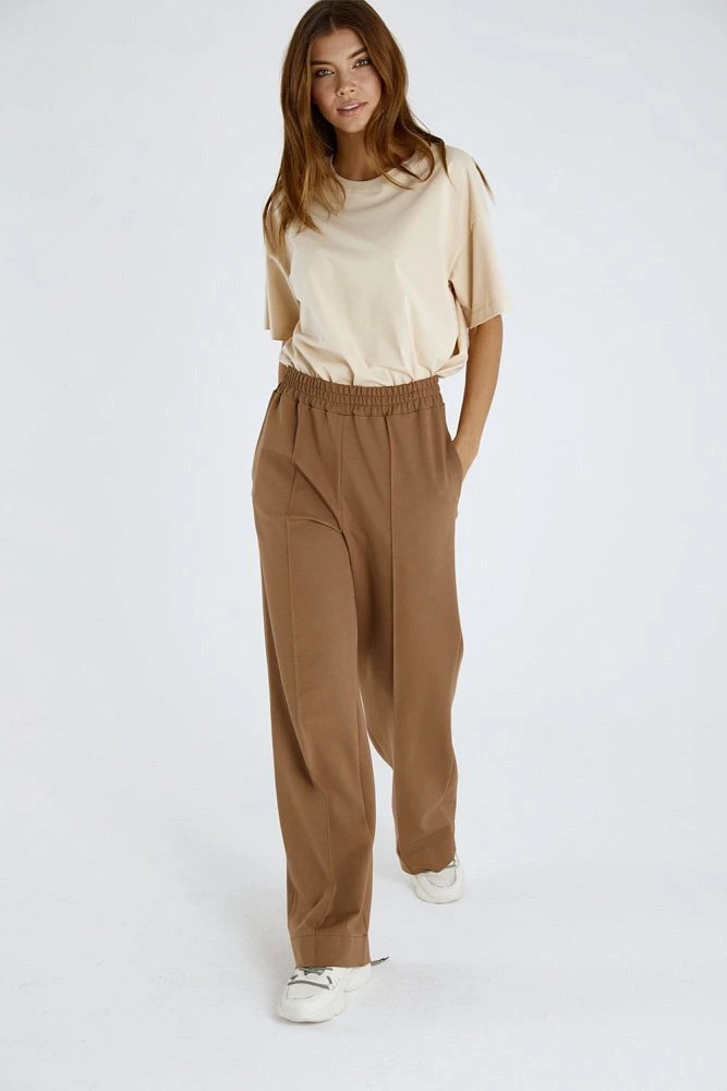 Брюки трикотажные широкие