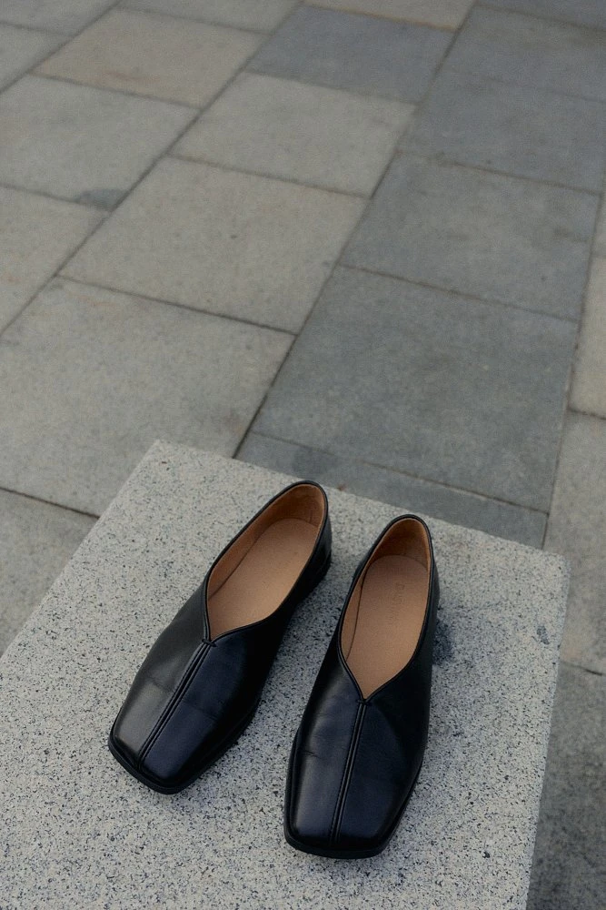 Кожаные туфли на плоской подошве