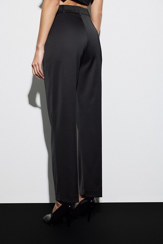 Брюки зауженные из костюмного атласа (Вискоза сатин арт.1970 Черный 17% вискоза, 80% п/э, 3% эластан; Размер: L) Брюки зауженные из костюмного атласа (Вискоза сатин арт.1970 Черный 17% вискоза, 80% п/э, 3% эластан; Размер: L)