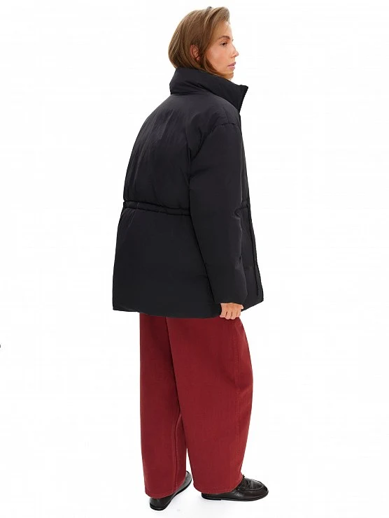 Пуховик средней длины на кулиске