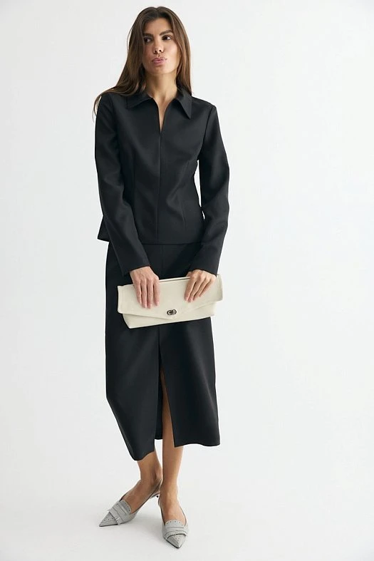 Блуза приталенного силуэта с вырезом (Вискоза стрейч арт.1911 Черный 53% вискоза, 47% п/э; Размер: M)