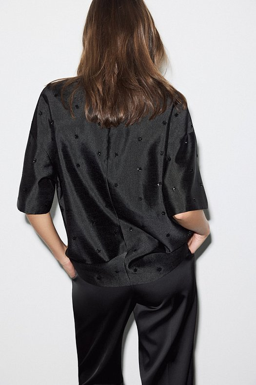 Топ оверсайз с вышивкой и бисером (Вискоза шиммер вышивка цветы арт.1977 Черный 66% вискоза, 34% п/э; Размер: L)