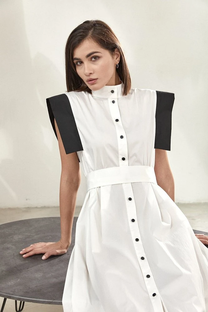 Платье с квадратными рукавами