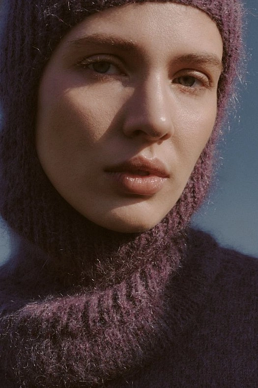 Балаклава ручной вязки из мохера (54% мохер, 16% шерсть, 30% нейлон Темно-фиолетовый; Размер: OS)