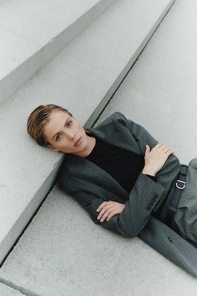 Ремень с полукруглой пряжкой