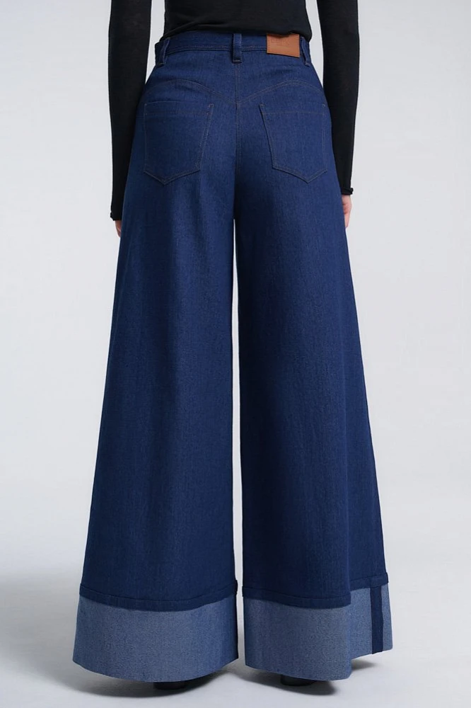 Широкие джинсы с высоким отворотом