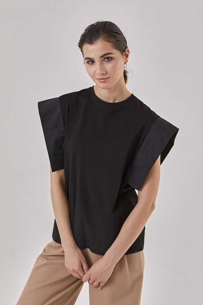 Футболка с квадратными рукавами