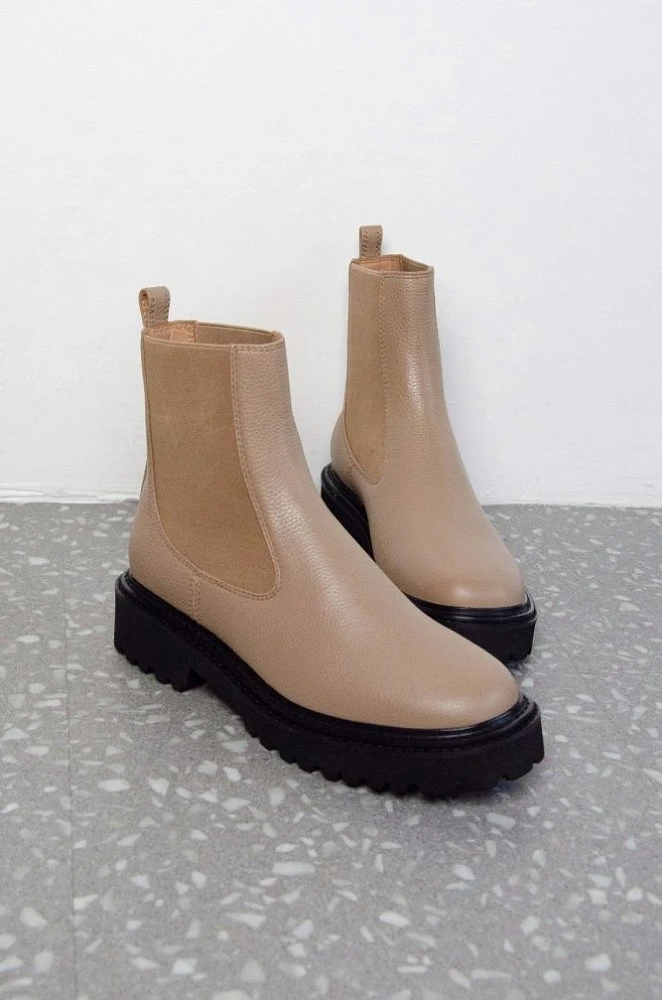 Челси на массивной подошве