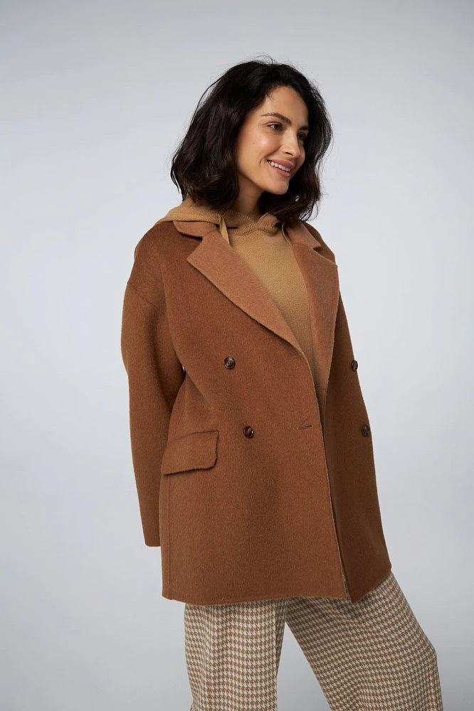 Пальто облегченное укороченное