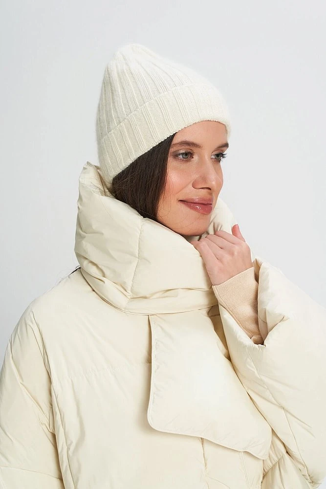 Шапка вязаная в рубчик